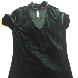 Emerald green velvet choker top🌿